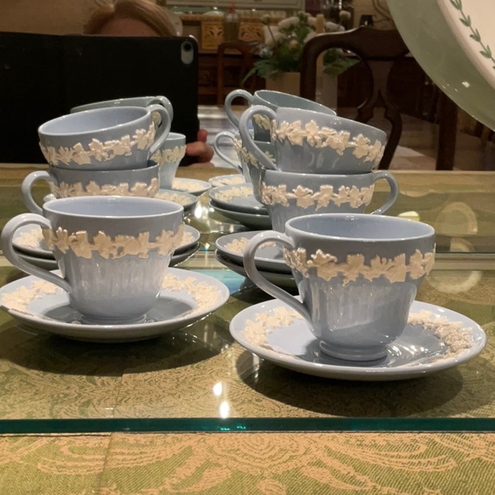 Set of 6 Wedgewood demitasse cup and saucers. Mint condition, from the 50’s. - Picture 2 of 5